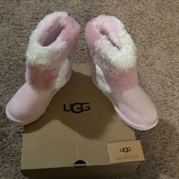 UGG KIDS classic short patchwork fluff boot - Picture 1 of 4